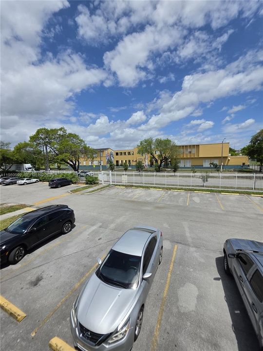 For Sale: $310,000 (3 beds, 1 baths, 1026 Square Feet)