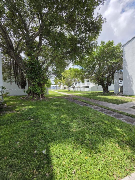 For Sale: $310,000 (3 beds, 1 baths, 1026 Square Feet)