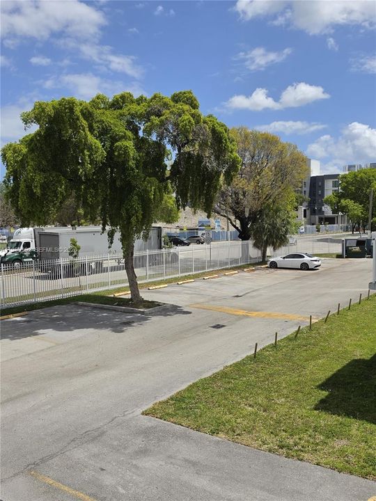 For Sale: $310,000 (3 beds, 1 baths, 1026 Square Feet)