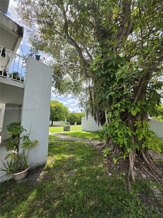 For Sale: $310,000 (3 beds, 1 baths, 1026 Square Feet)