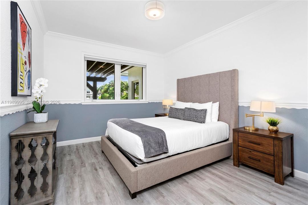 For Rent: $37,500 (7 beds, 5 baths, 3704 Square Feet)
