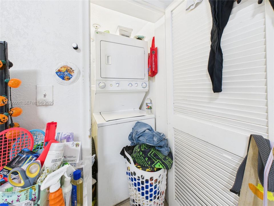 Active With Contract: $535,000 (0 beds, 0 baths, 1941 Square Feet)