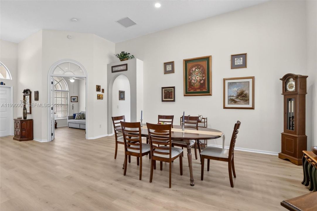 Active With Contract: $990,000 (5 beds, 3 baths, 2791 Square Feet)