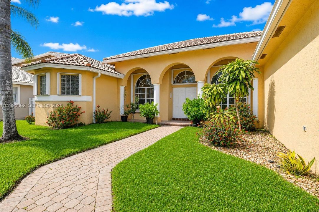 Active With Contract: $990,000 (5 beds, 3 baths, 2791 Square Feet)