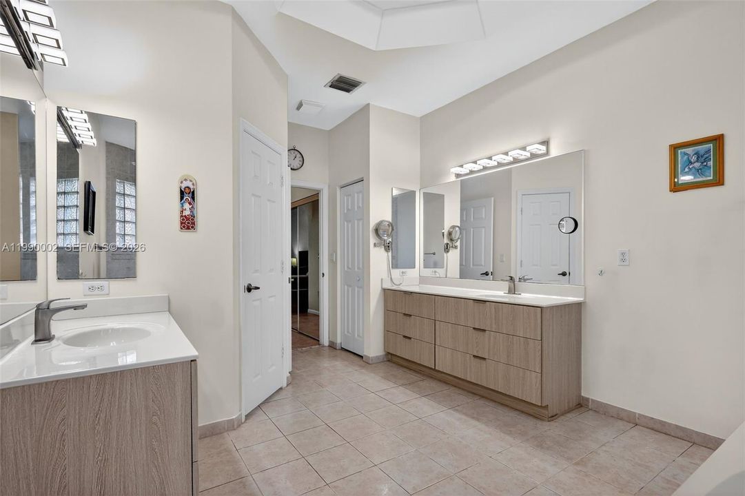 Active With Contract: $990,000 (5 beds, 3 baths, 2791 Square Feet)