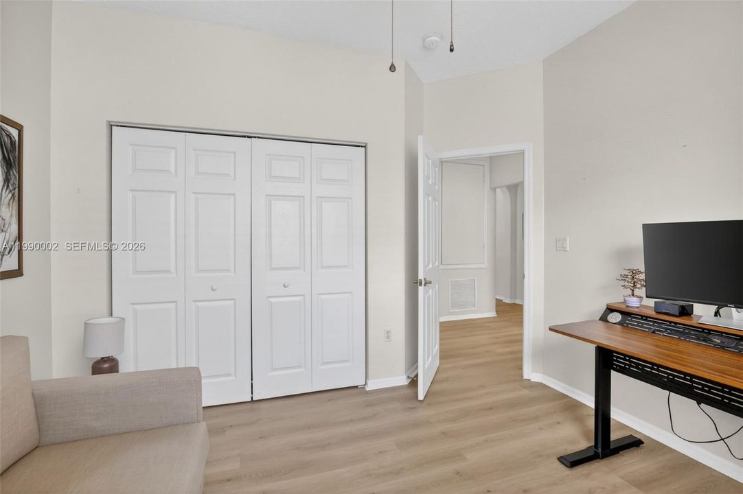 Active With Contract: $990,000 (5 beds, 3 baths, 2791 Square Feet)