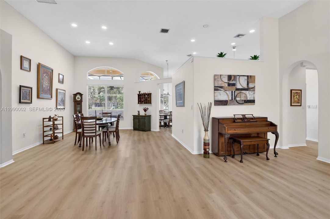 Active With Contract: $990,000 (5 beds, 3 baths, 2791 Square Feet)