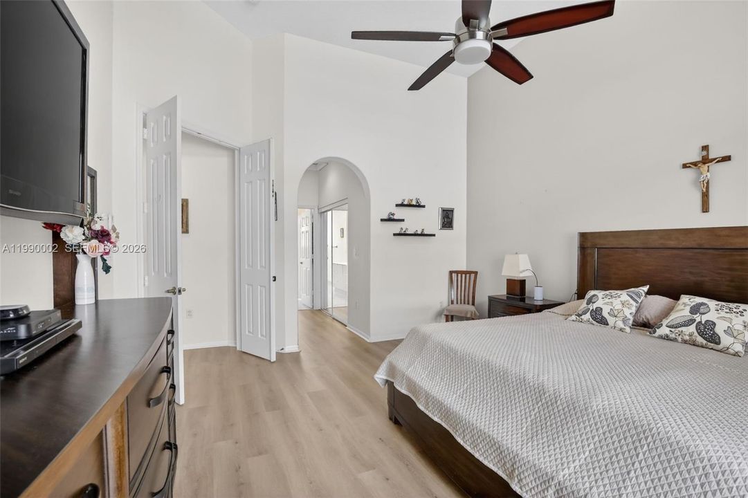 Active With Contract: $990,000 (5 beds, 3 baths, 2791 Square Feet)