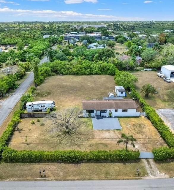 Active With Contract: $699,000 (3 beds, 2 baths, 1692 Square Feet)