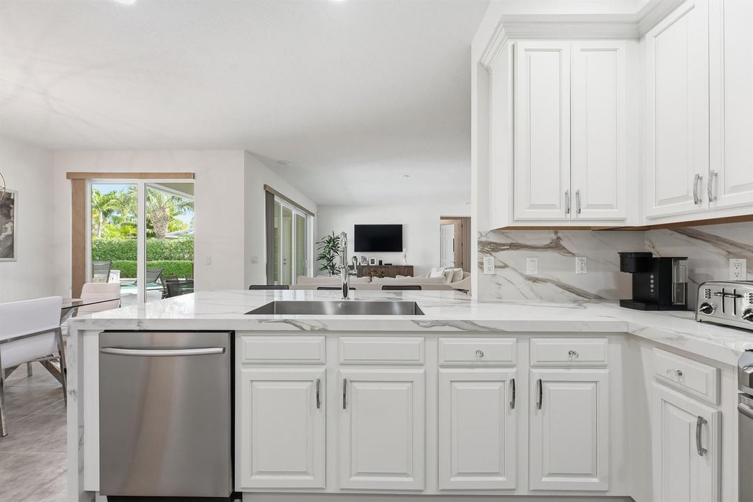 3443 KITCHEN TO FAMILY ROOM