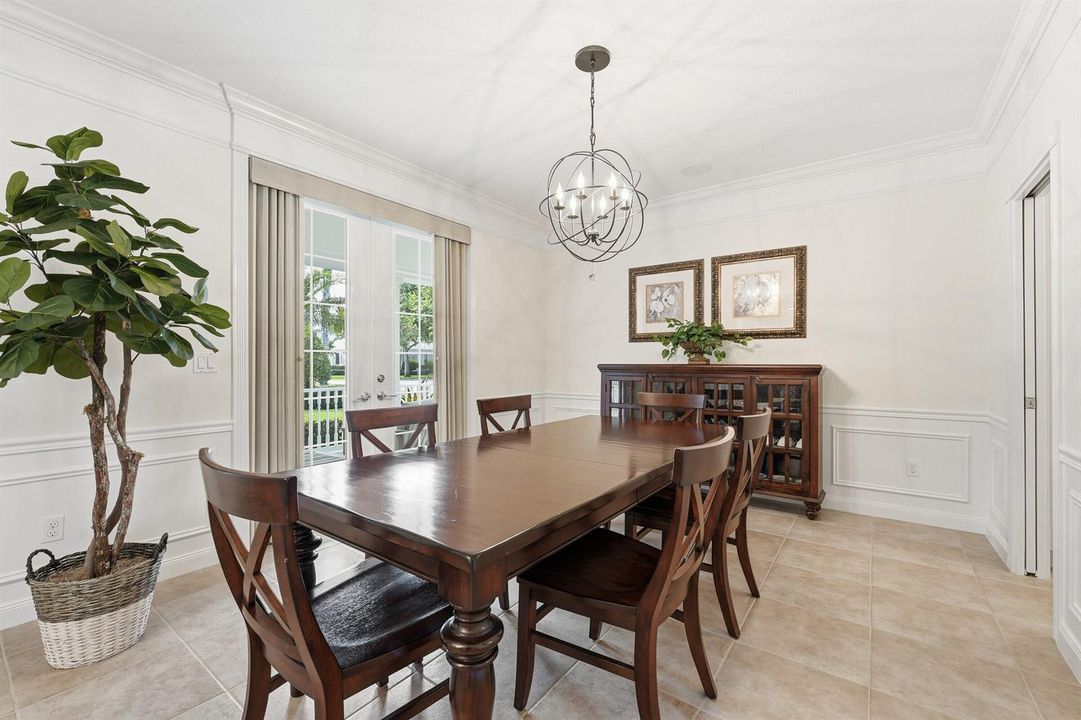 3443 FORMAL DINING ROOM