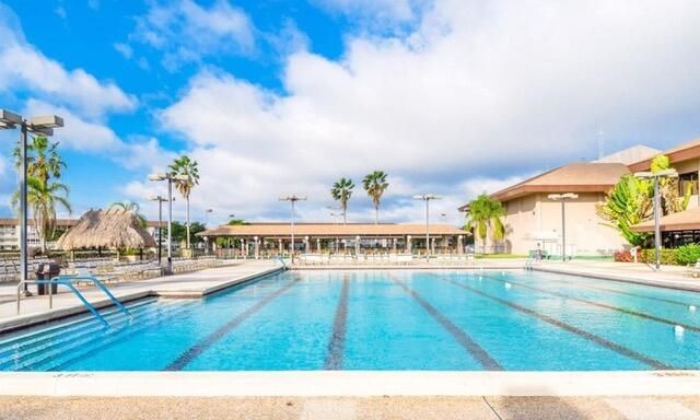CV main pool