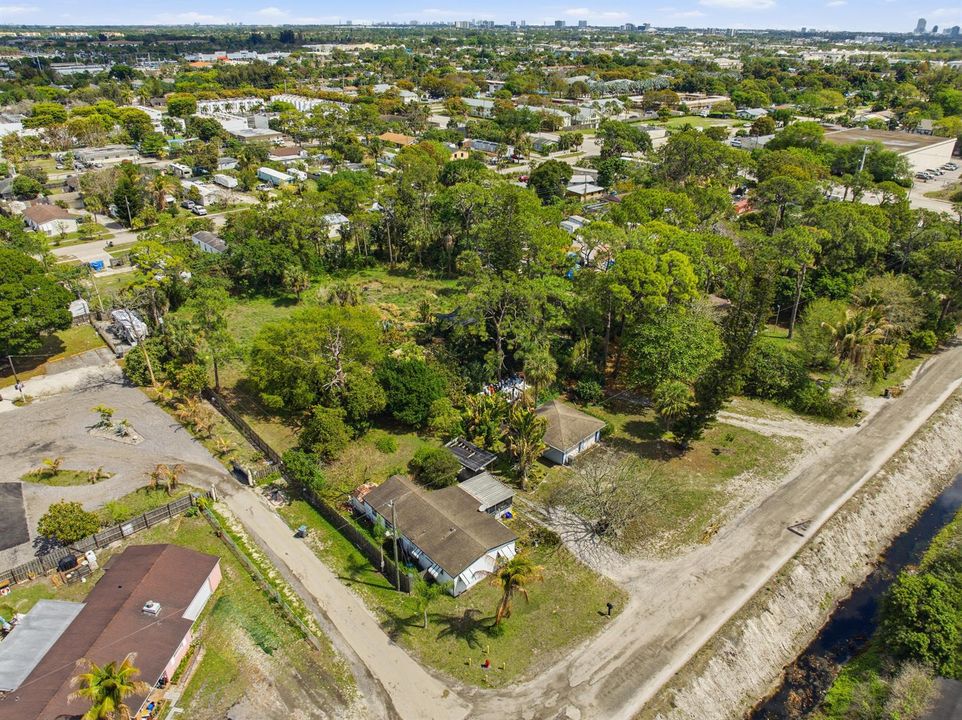 5133_Pine_Grove_Dr_007_Declutter