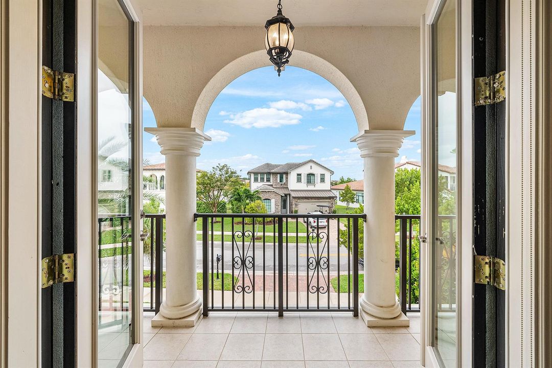 042-9091GrandPrixLane-BoyntonBeach-FL-33