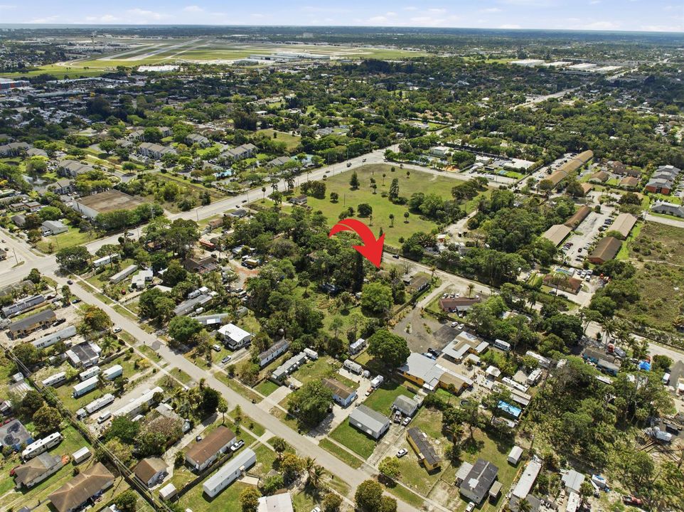 5133_Pine_Grove_Dr_005_Arrow