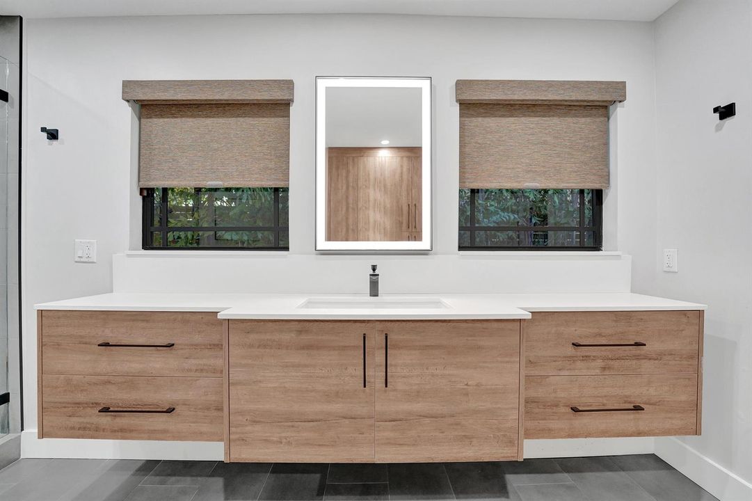 Bathroom #2- Ensuite Bathroom/Cabana