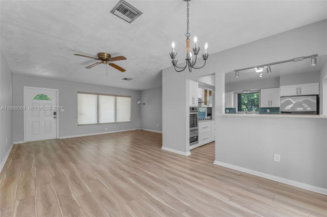 Recently Sold: $650,000 (4 beds, 2 baths, 1436 Square Feet)