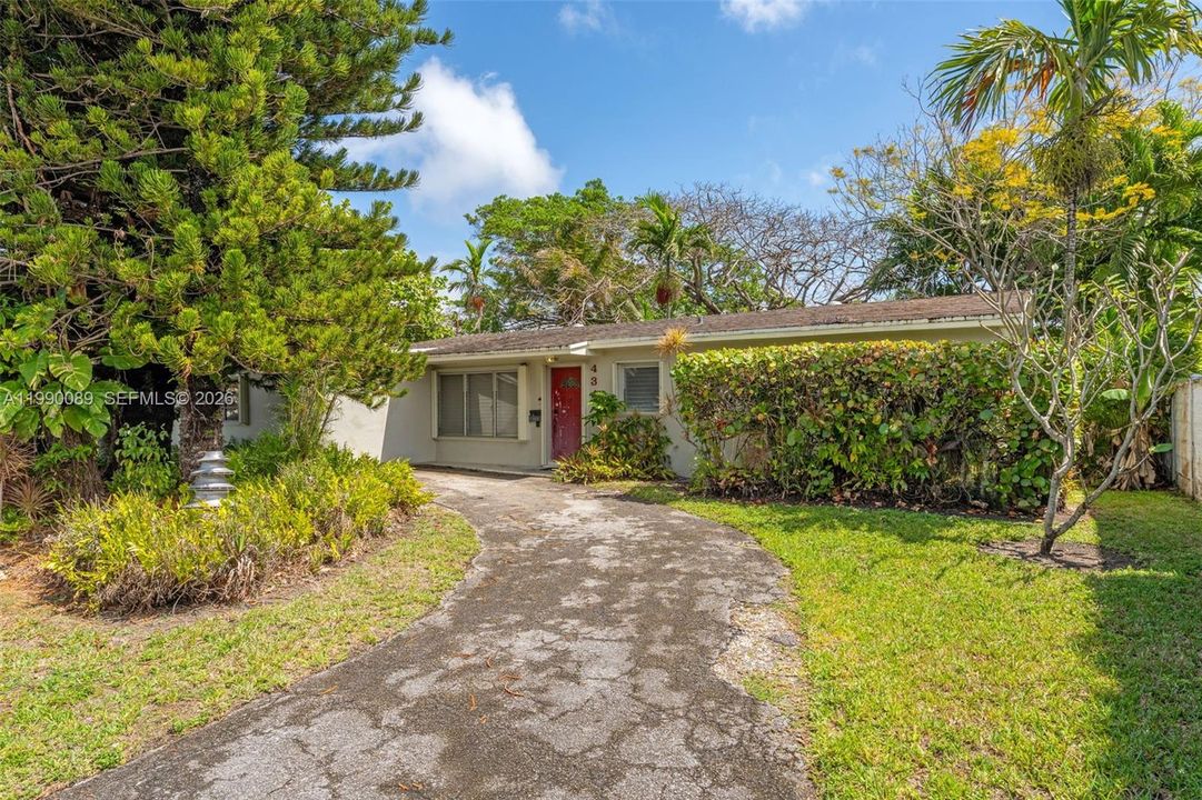 Recently Sold: $650,000 (4 beds, 2 baths, 1436 Square Feet)