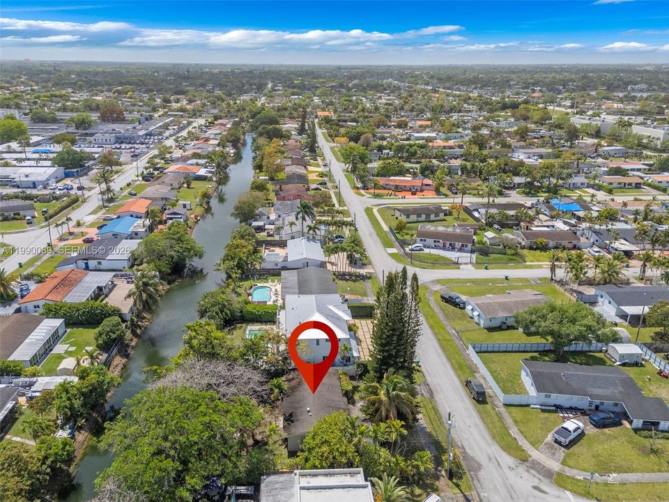 Recently Sold: $650,000 (4 beds, 2 baths, 1436 Square Feet)