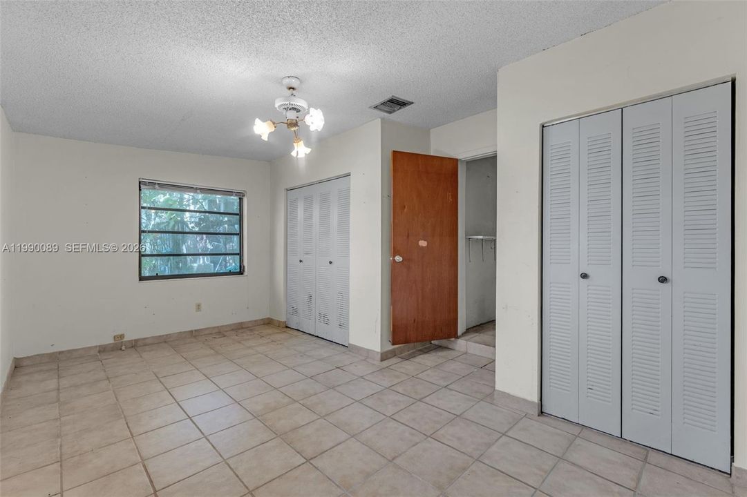 Recently Sold: $650,000 (4 beds, 2 baths, 1436 Square Feet)