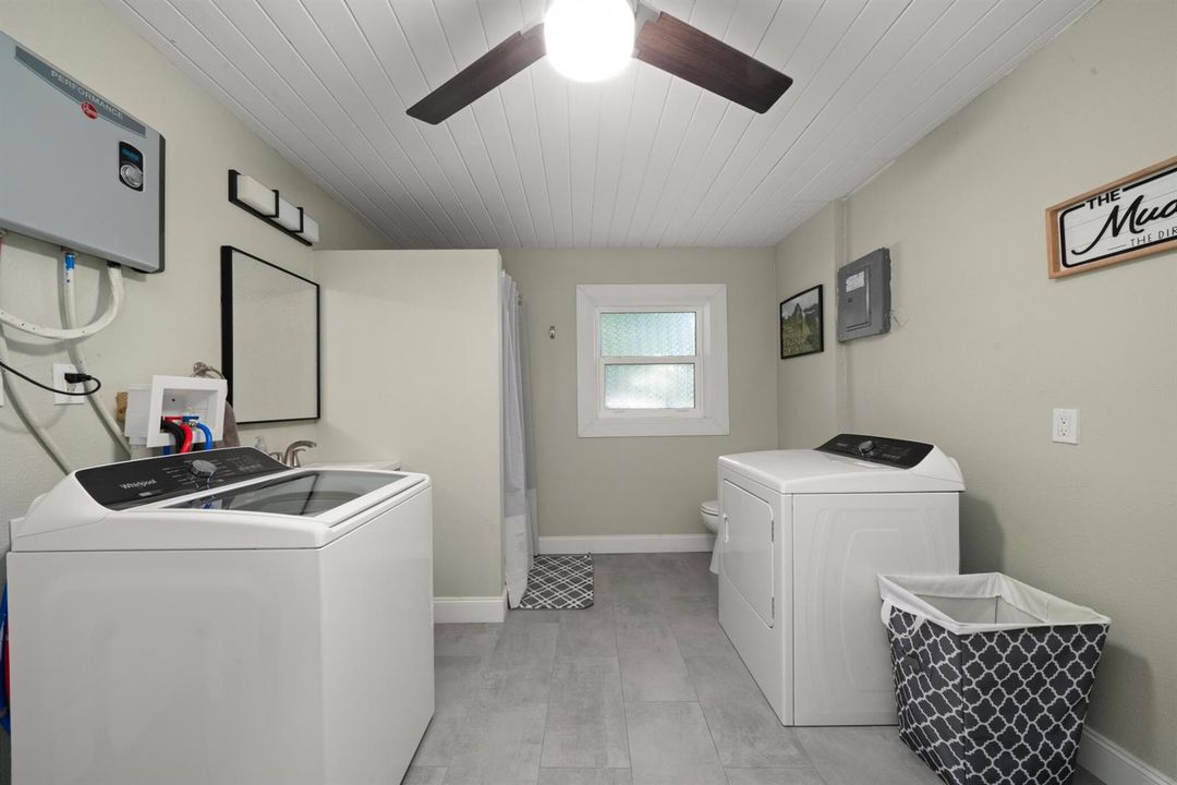 interior - laundry 1