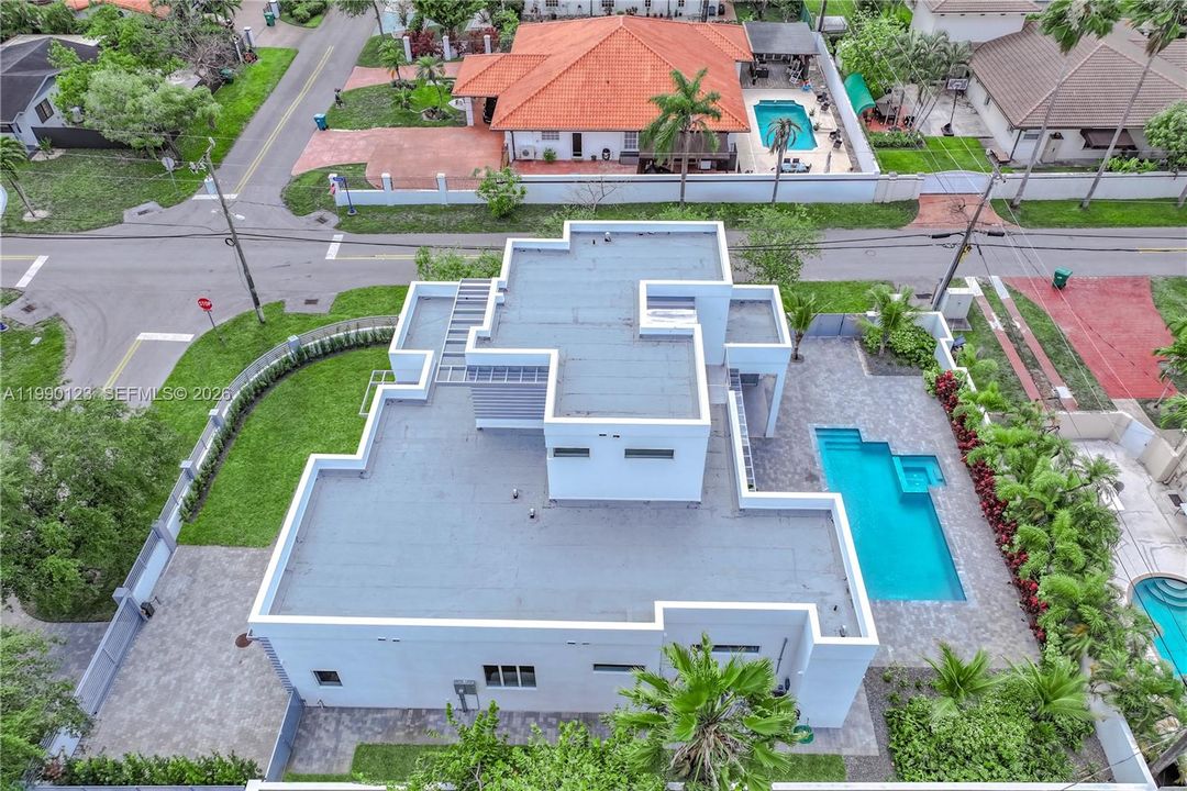 En Venta: $2,175,000 (5 camas, 4 baños, 3617 Pies cuadrados)
