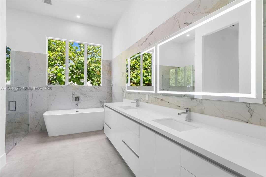 En Venta: $2,175,000 (5 camas, 4 baños, 3617 Pies cuadrados)