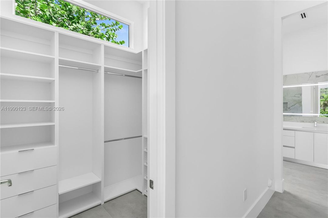 En Venta: $2,175,000 (5 camas, 4 baños, 3617 Pies cuadrados)