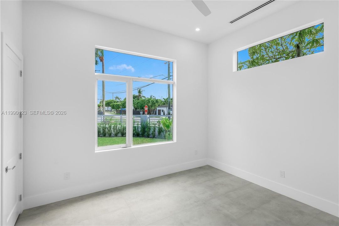 En Venta: $2,175,000 (5 camas, 4 baños, 3617 Pies cuadrados)