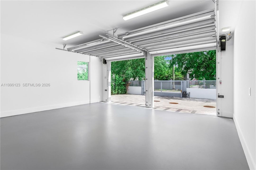 En Venta: $2,175,000 (5 camas, 4 baños, 3617 Pies cuadrados)