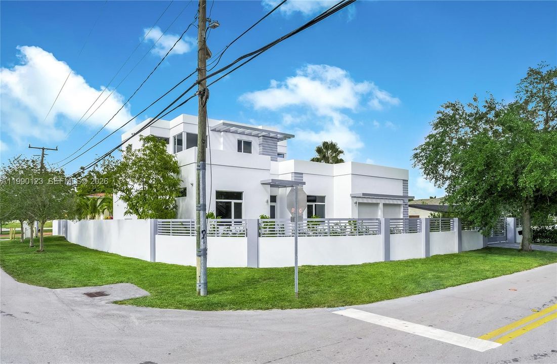 En Venta: $2,175,000 (5 camas, 4 baños, 3617 Pies cuadrados)