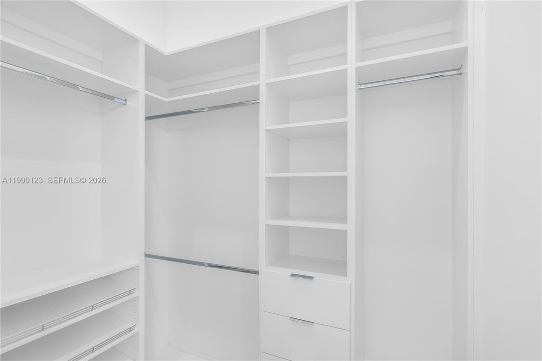 En Venta: $2,175,000 (5 camas, 4 baños, 3617 Pies cuadrados)