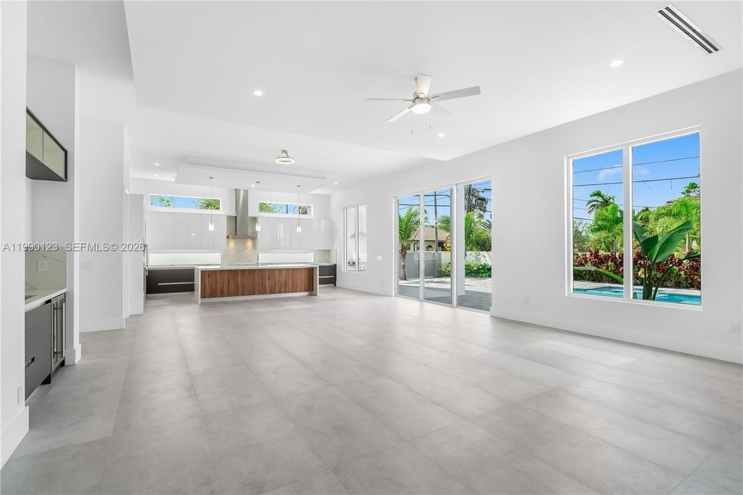 En Venta: $2,175,000 (5 camas, 4 baños, 3617 Pies cuadrados)