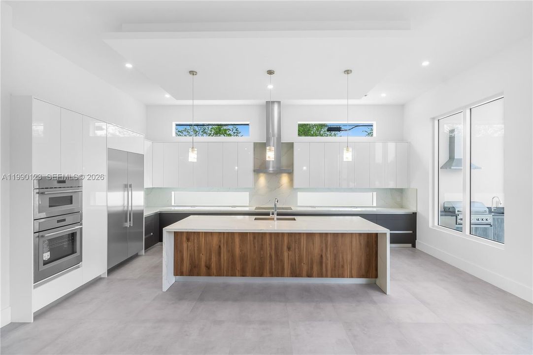 En Venta: $2,175,000 (5 camas, 4 baños, 3617 Pies cuadrados)