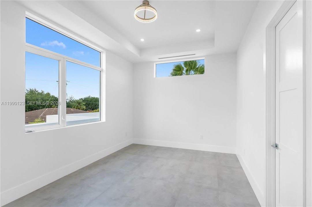 En Venta: $2,175,000 (5 camas, 4 baños, 3617 Pies cuadrados)