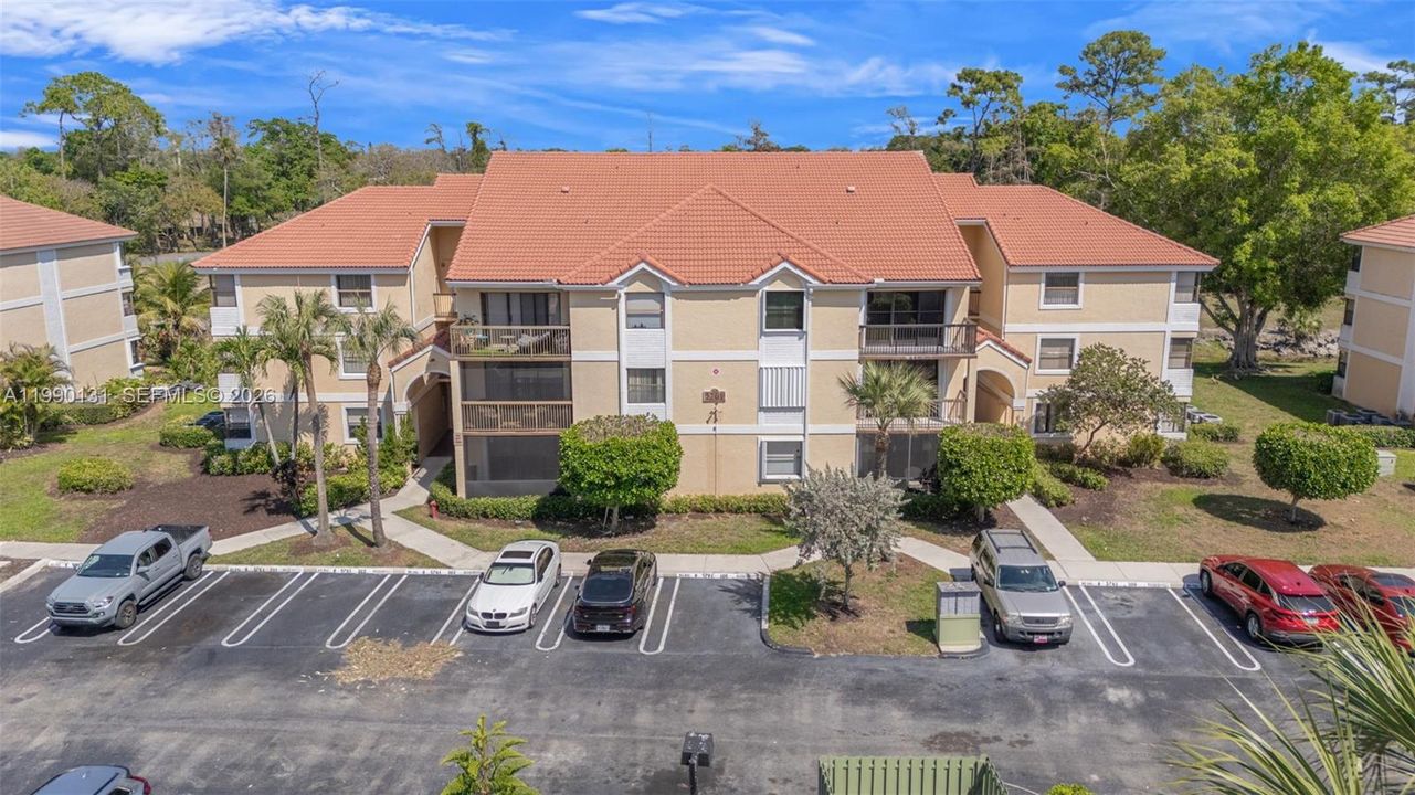 Active With Contract: $175,000 (1 beds, 1 baths, 784 Square Feet)