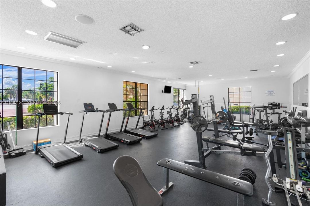Active With Contract: $175,000 (1 beds, 1 baths, 784 Square Feet)