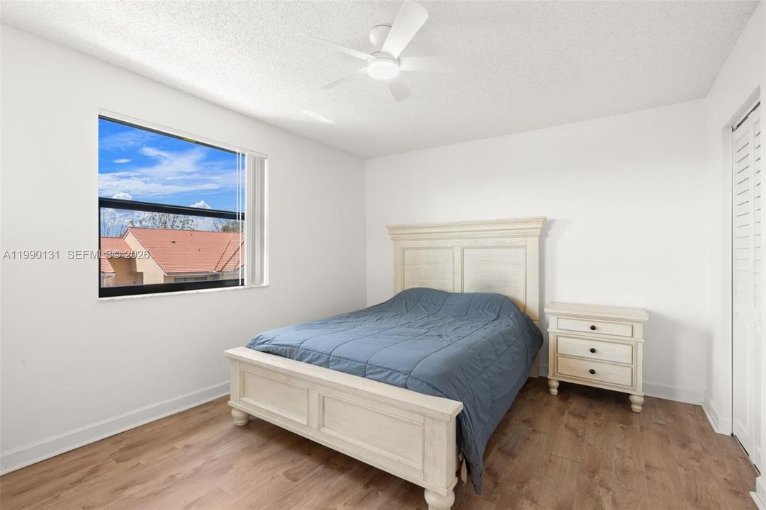 Active With Contract: $175,000 (1 beds, 1 baths, 784 Square Feet)