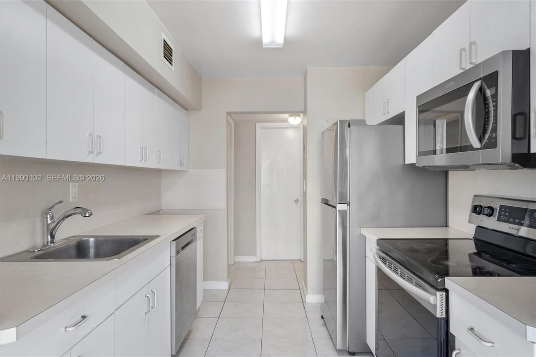 Activo con contrato: $195,000 (1 camas, 1 baños, 780 Pies cuadrados)