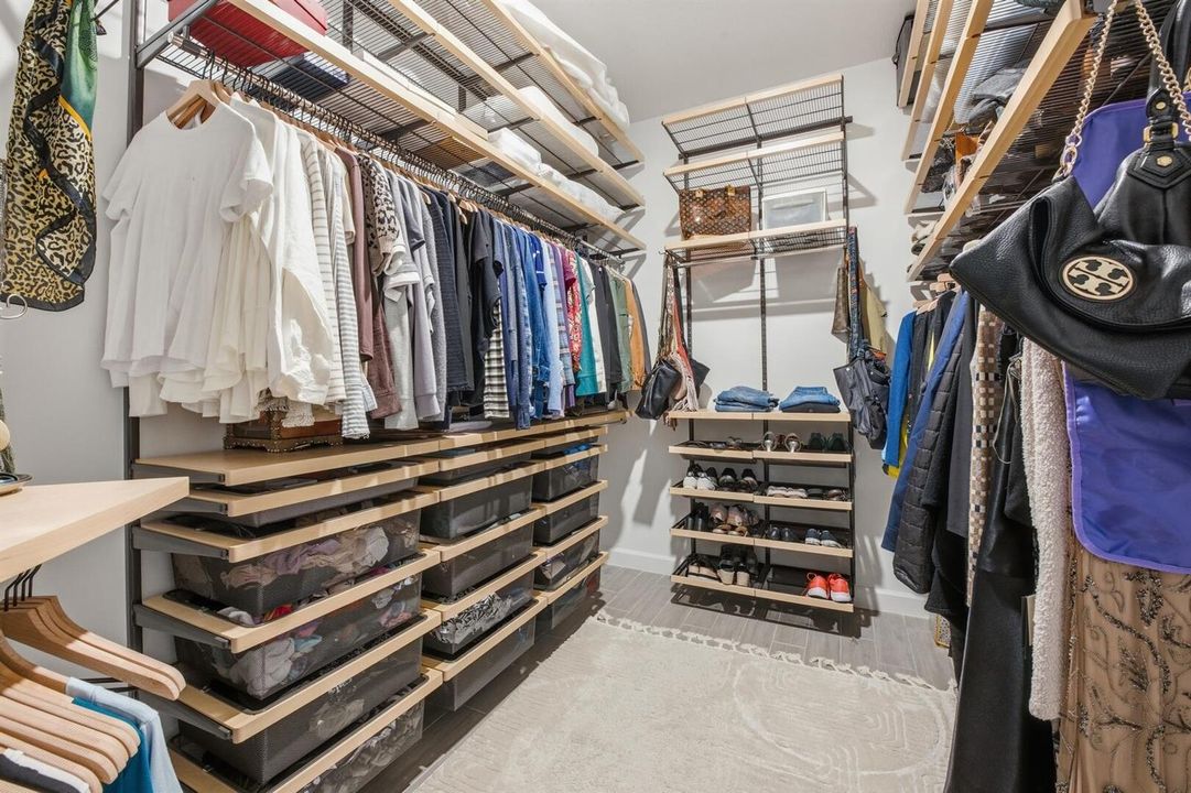 Walk-in Closet