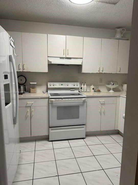For Sale: $398,000 (3 beds, 2 baths, 1320 Square Feet)