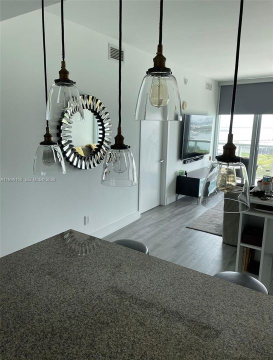 For Sale: $599,000 (1 beds, 1 baths, 845 Square Feet)