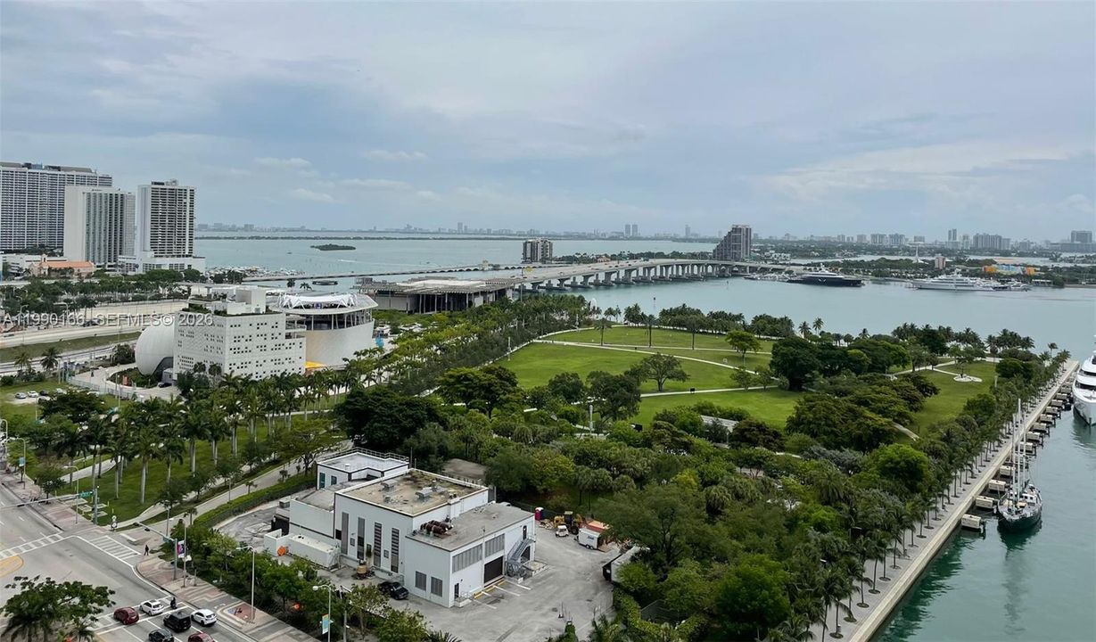 For Sale: $599,000 (1 beds, 1 baths, 845 Square Feet)