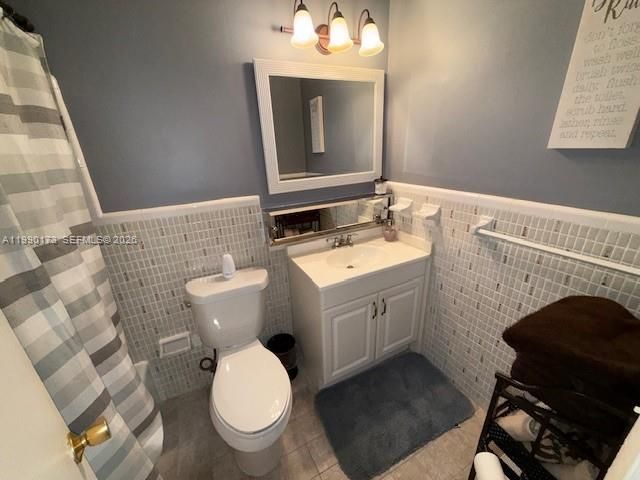 Active With Contract: $154,000 (1 beds, 1 baths, 646 Square Feet)