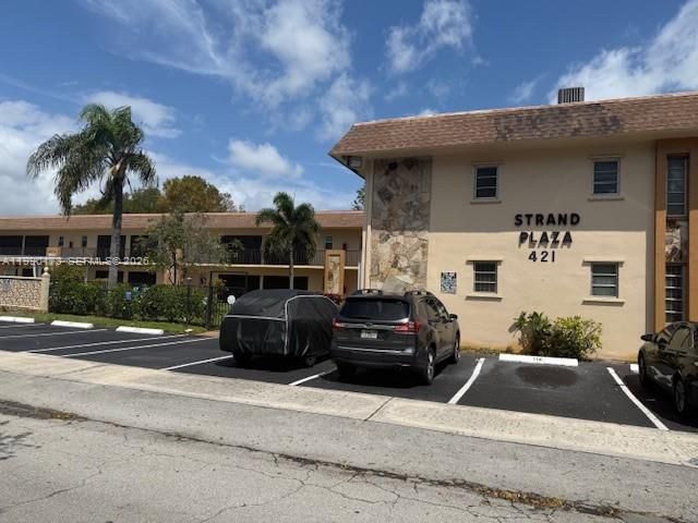 Active With Contract: $154,000 (1 beds, 1 baths, 646 Square Feet)