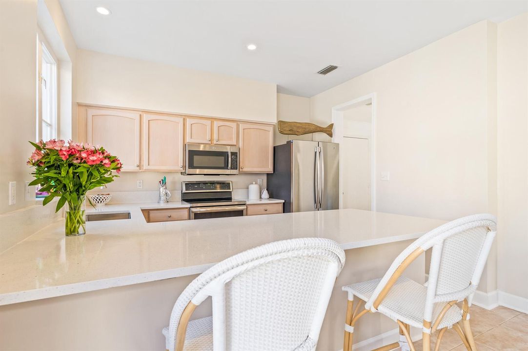 12. 4805 26 Kitchen 5 - Updates-225