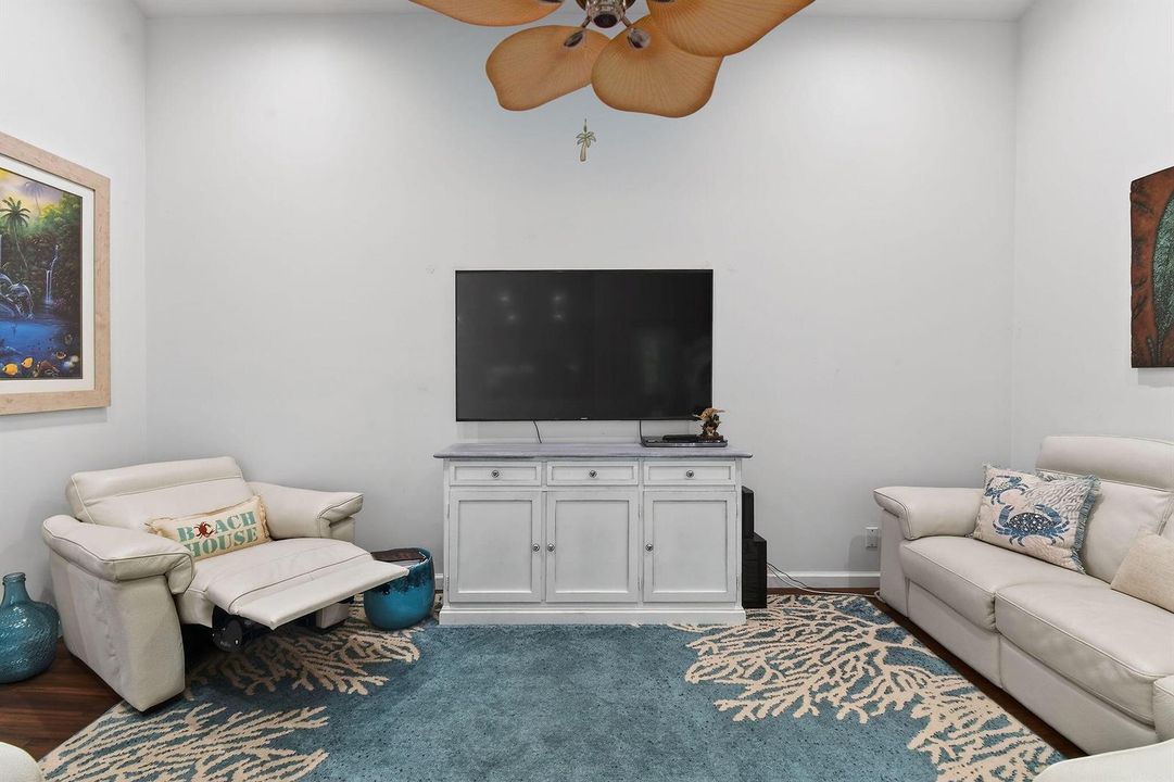 5749TurnwoodCt(11)