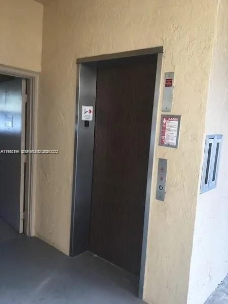 For Sale: $206,000 (2 beds, 2 baths, 1015 Square Feet)