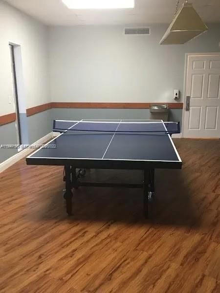 For Sale: $206,000 (2 beds, 2 baths, 1015 Square Feet)