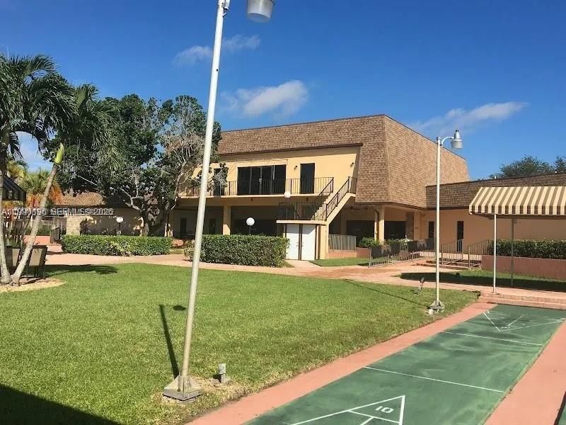 For Sale: $206,000 (2 beds, 2 baths, 1015 Square Feet)